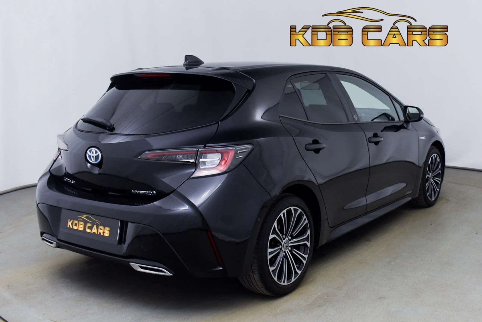 Toyota Corolla 2.0 HYBRID TEAM DEUTSCHLAND Limited edition  - изображение 4