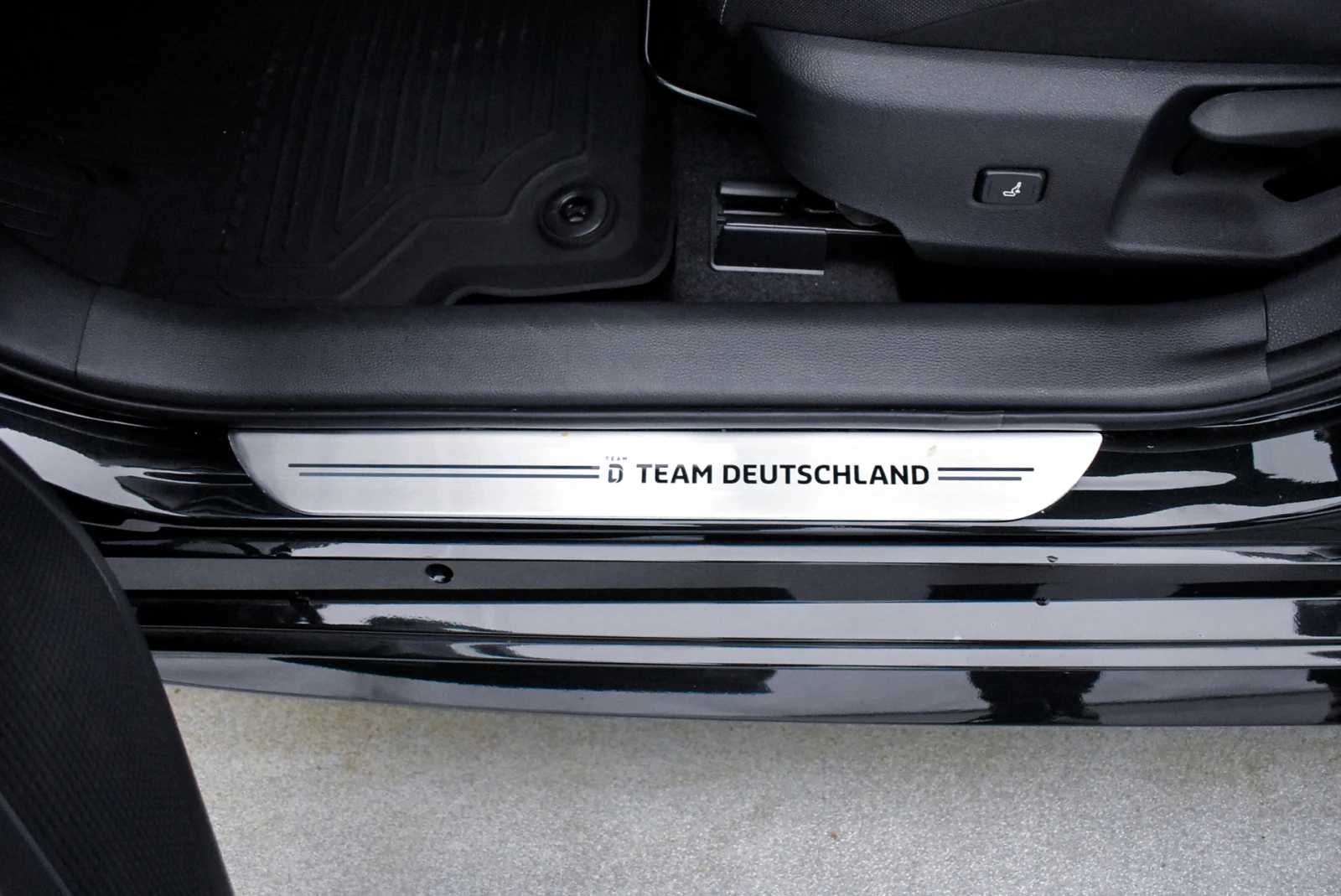 Toyota Corolla 2.0 HYBRID TEAM DEUTSCHLAND Limited edition  | Mobile.bg   16