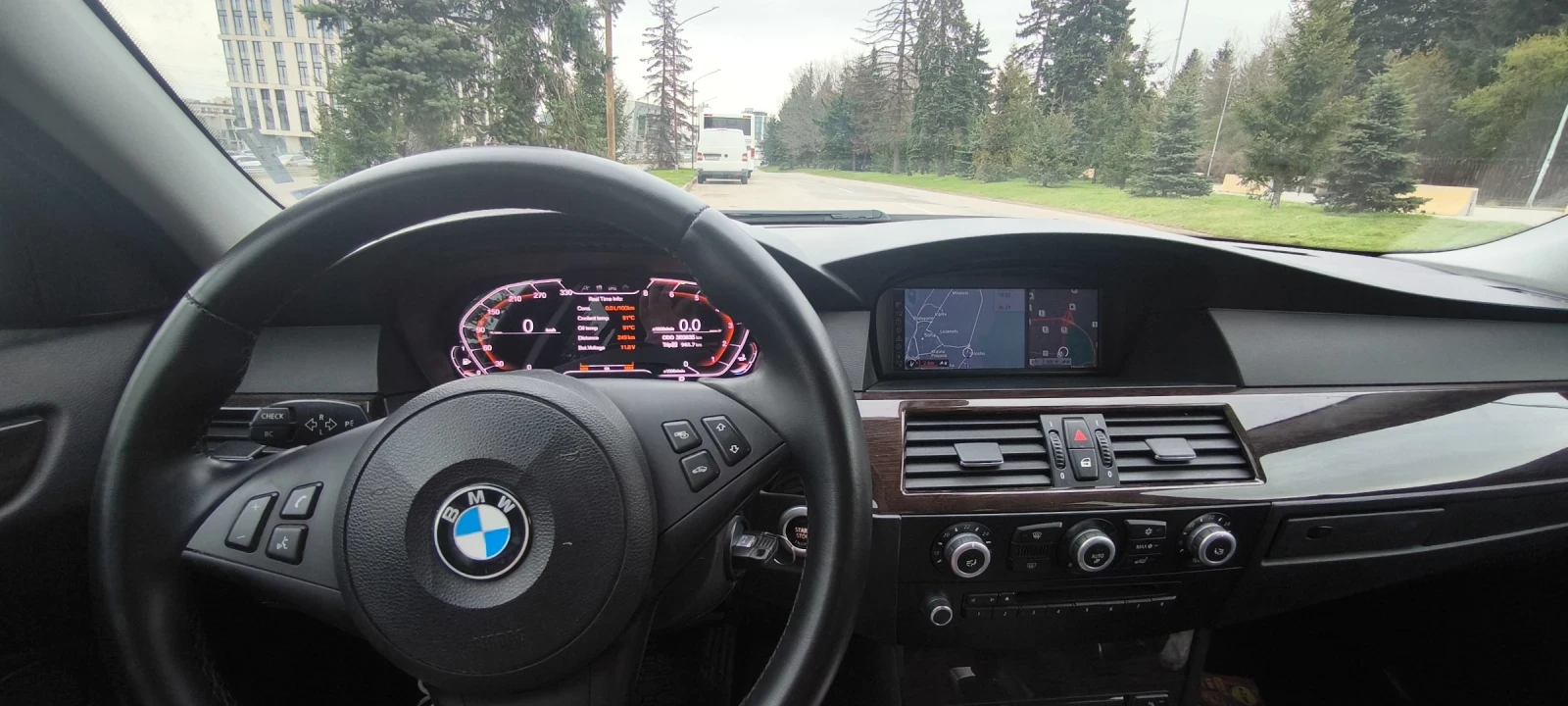 BMW 520 Logic7 hud panorama keyless - изображение 9