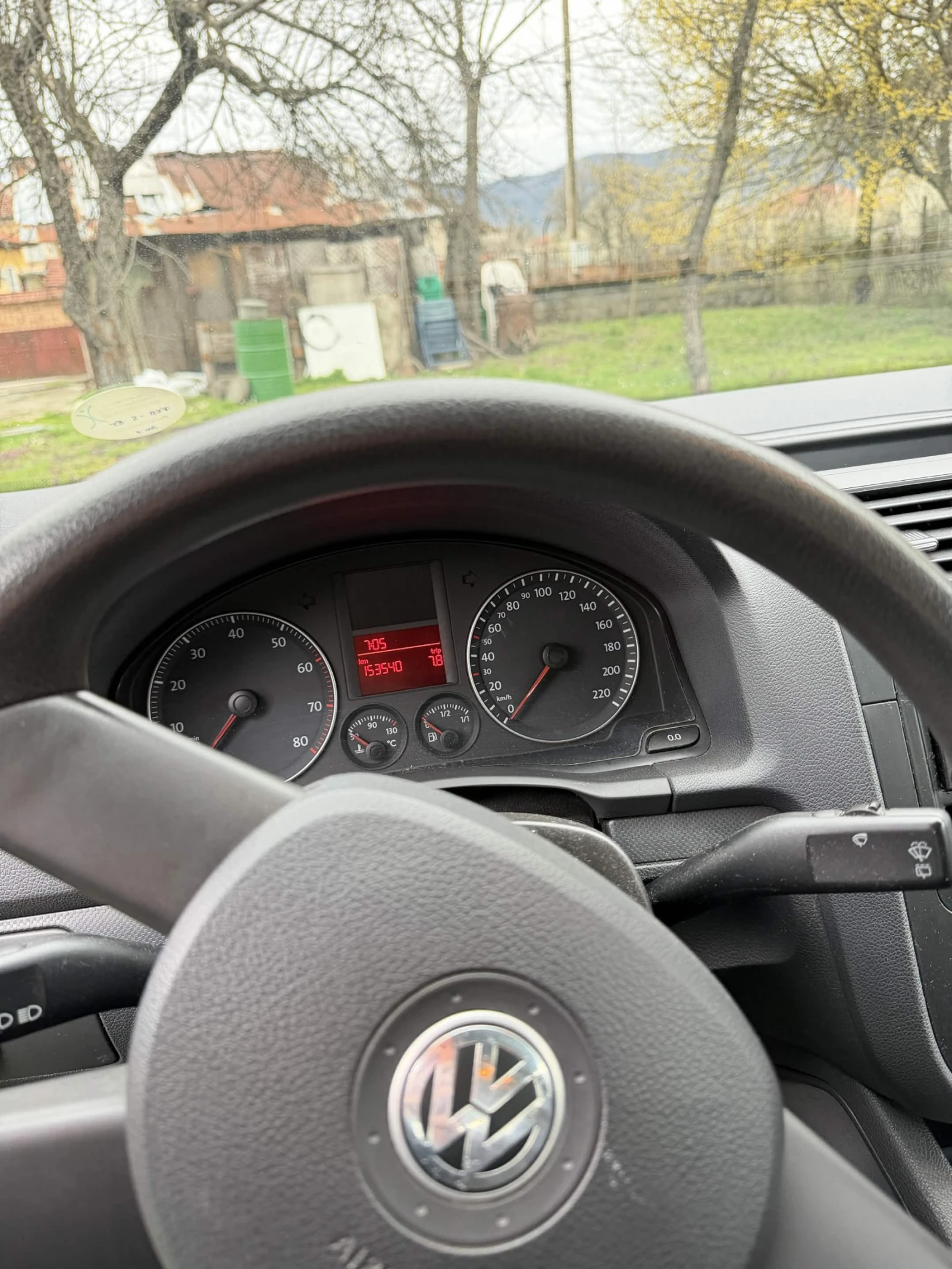 VW Golf V 1.4FSI 90кс, снимка 2 - Автомобили и джипове - 54210324