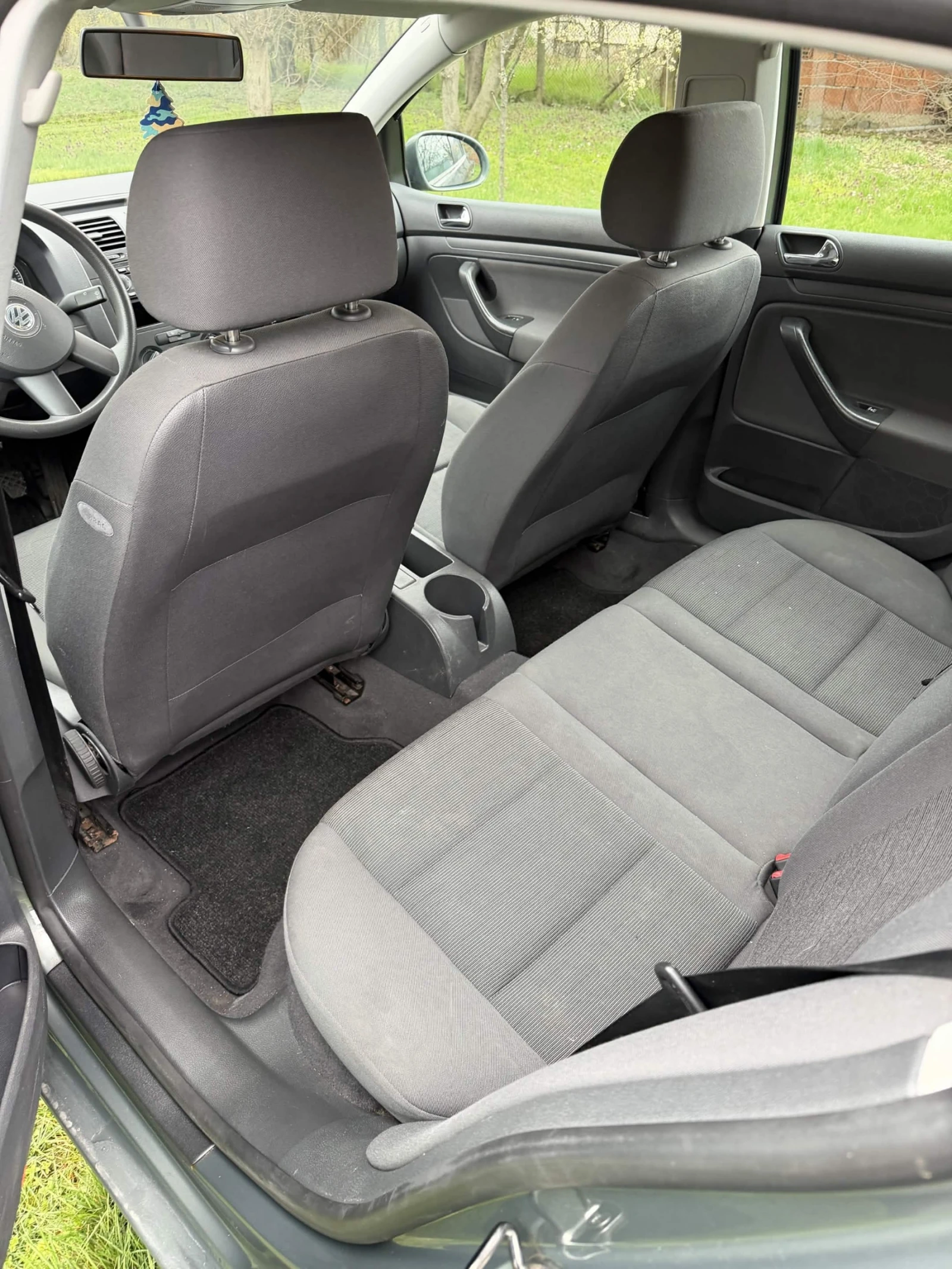 VW Golf V 1.4FSI 90кс, снимка 7 - Автомобили и джипове - 54210324