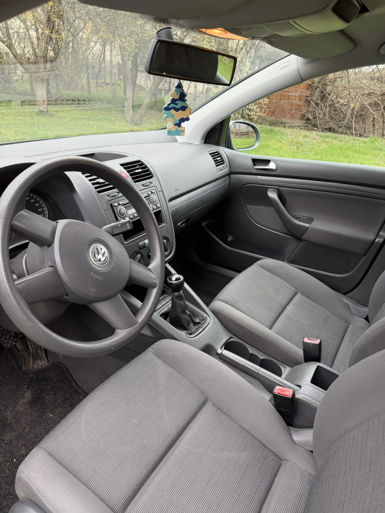 VW Golf V 1.4FSI 90кс, снимка 3 - Автомобили и джипове - 54210324