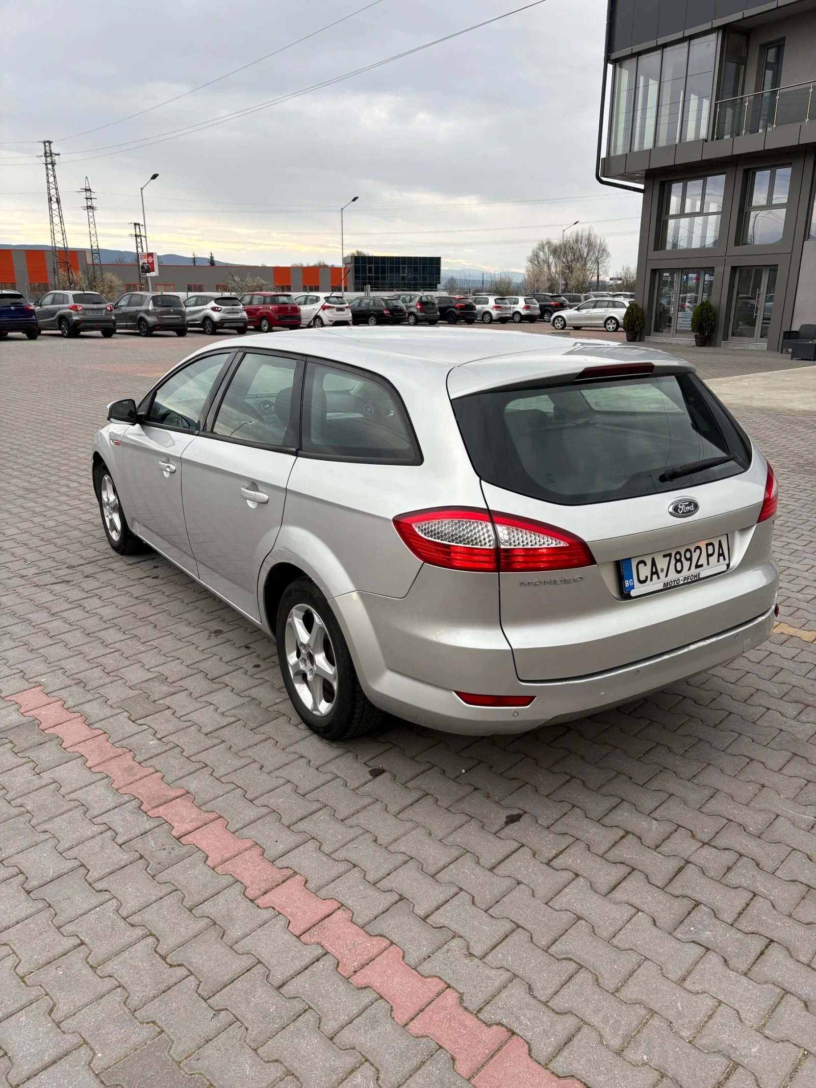 Ford Mondeo 1.8 TDCi, снимка 4 - Автомобили и джипове - 54295763