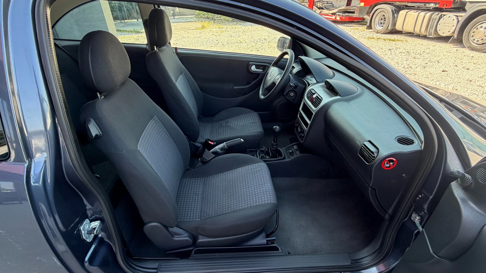 Opel Corsa 1.2 TWINPORT, снимка 12 - Автомобили и джипове - 54515545
