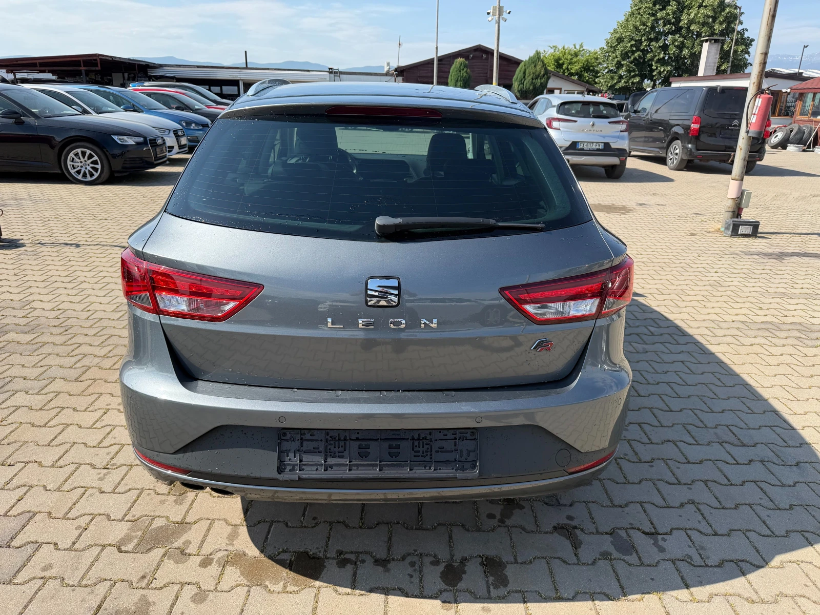 Seat Leon FR 2.0TDI AVTOMAT/NAVI/KAMERA EURO 6 , снимка 7 - Автомобили и джипове - 54737015