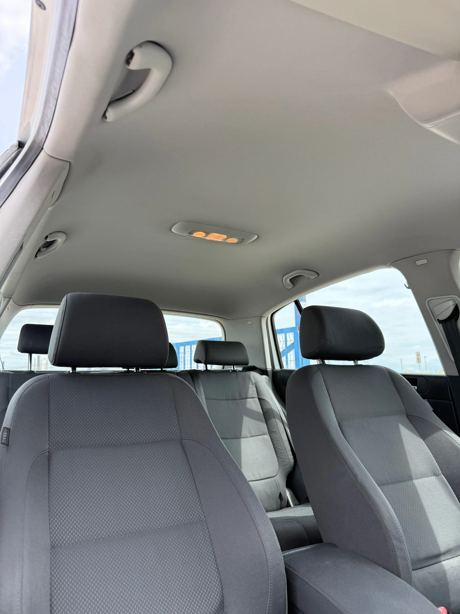 VW Golf Plus 2.0 TDi, снимка 13 - Автомобили и джипове - 54882368