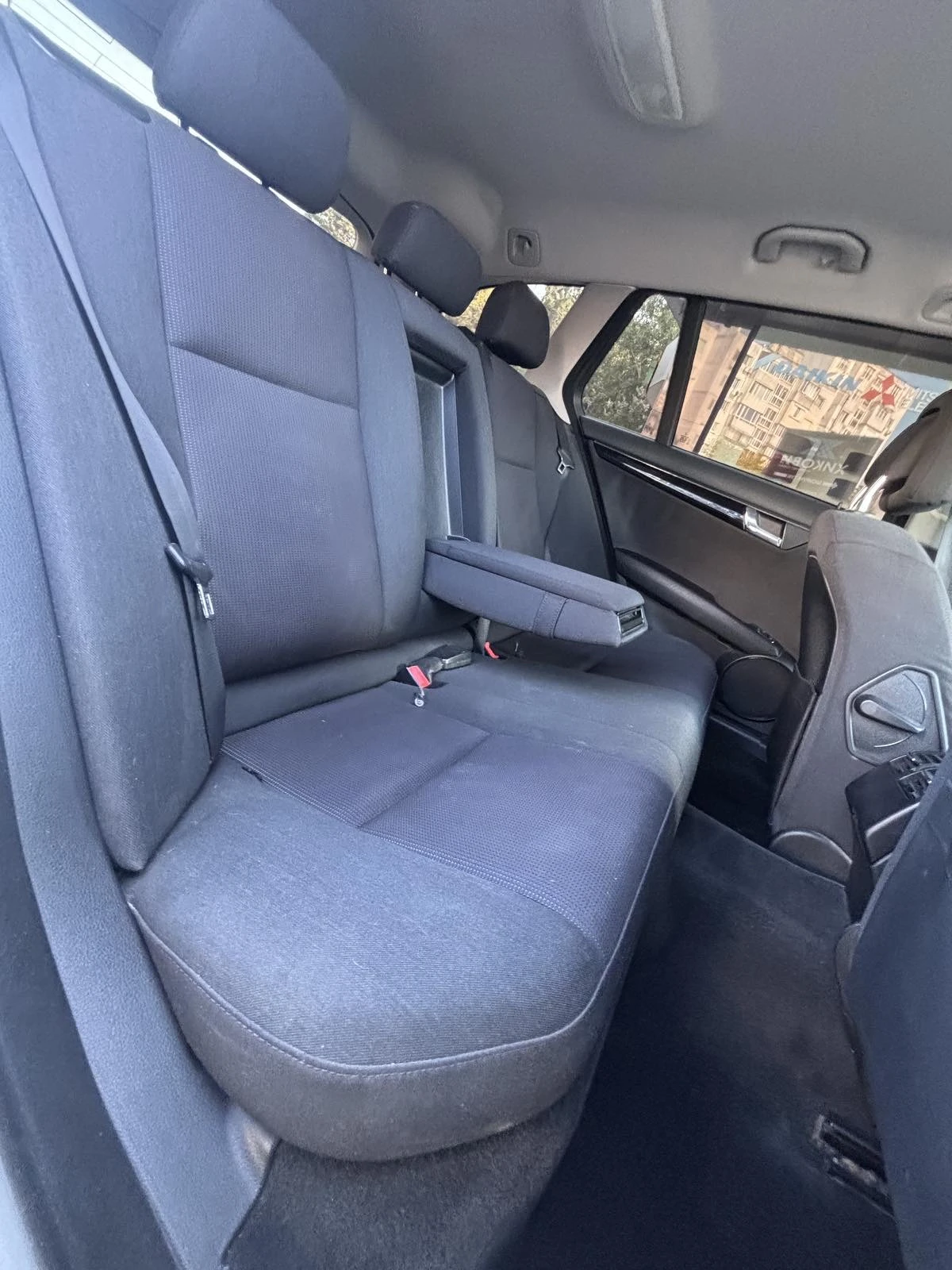 Mercedes-Benz C 220 Автомат, снимка 9 - Автомобили и джипове - 55053529