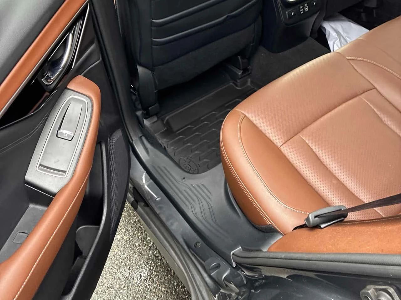 Subaru Outback Premier XT | CARFAX | ����� �� ����������� | Mobile.bg � ����������� 11