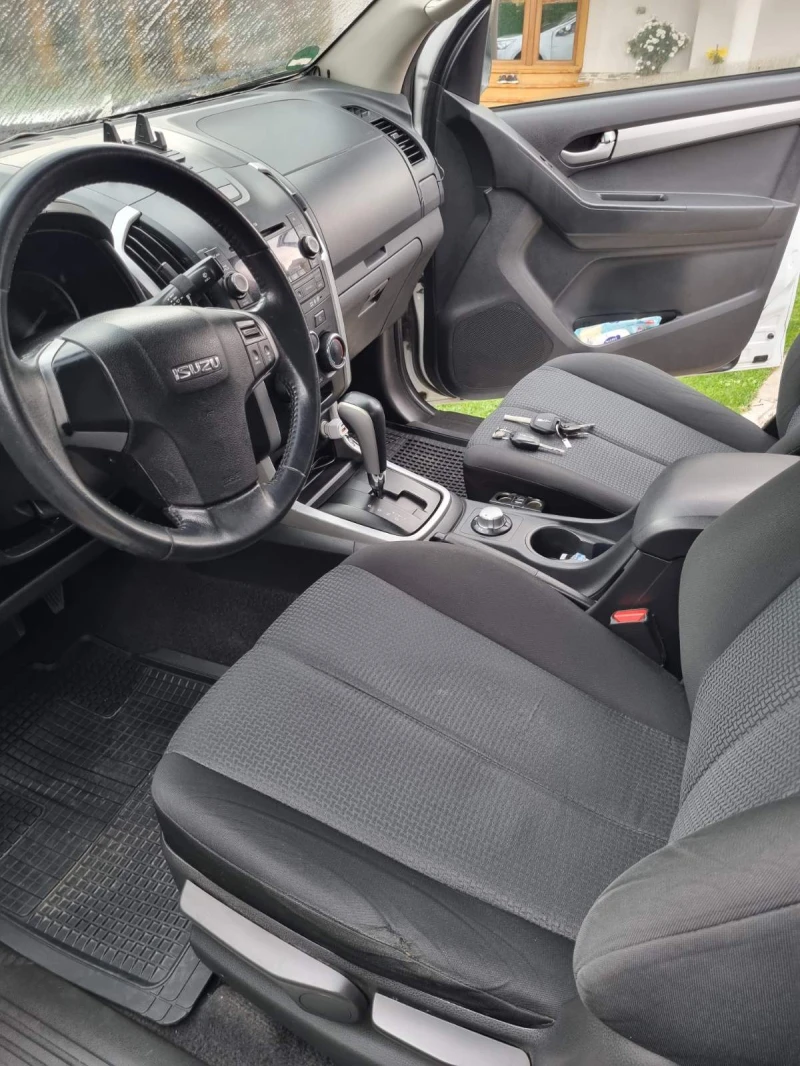 Isuzu D-max, снимка 16 - Автомобили и джипове - 52500082