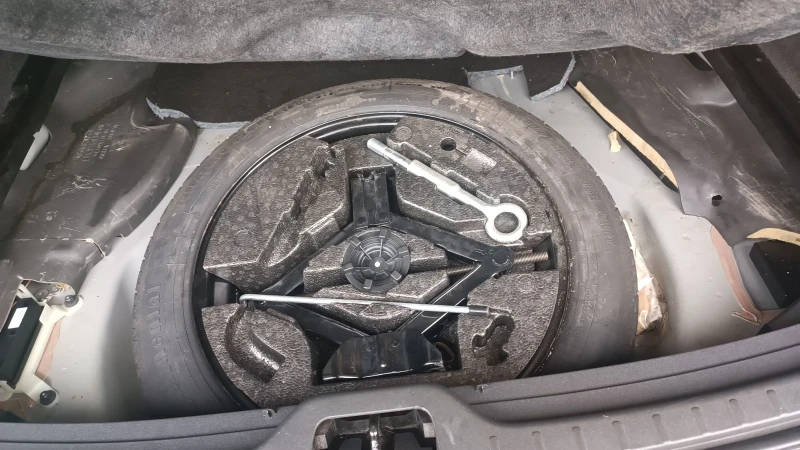 Volvo XC60 T6, R-DESIGN, снимка 12 - Автомобили и джипове - 52975941