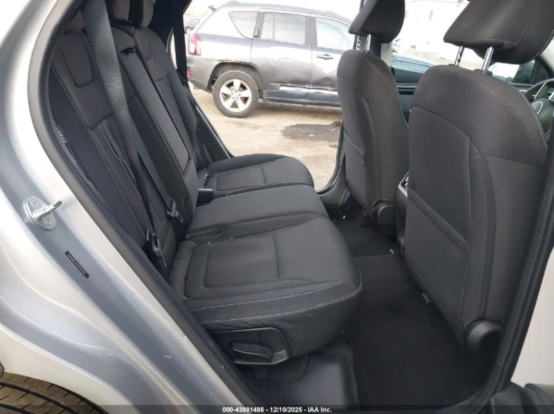 Hyundai Tucson 2.5l Sel, снимка 8 - Автомобили и джипове - 53215256