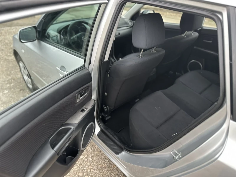 Mazda 3 1.6D* Климатик , снимка 6 - Автомобили и джипове - 53493648