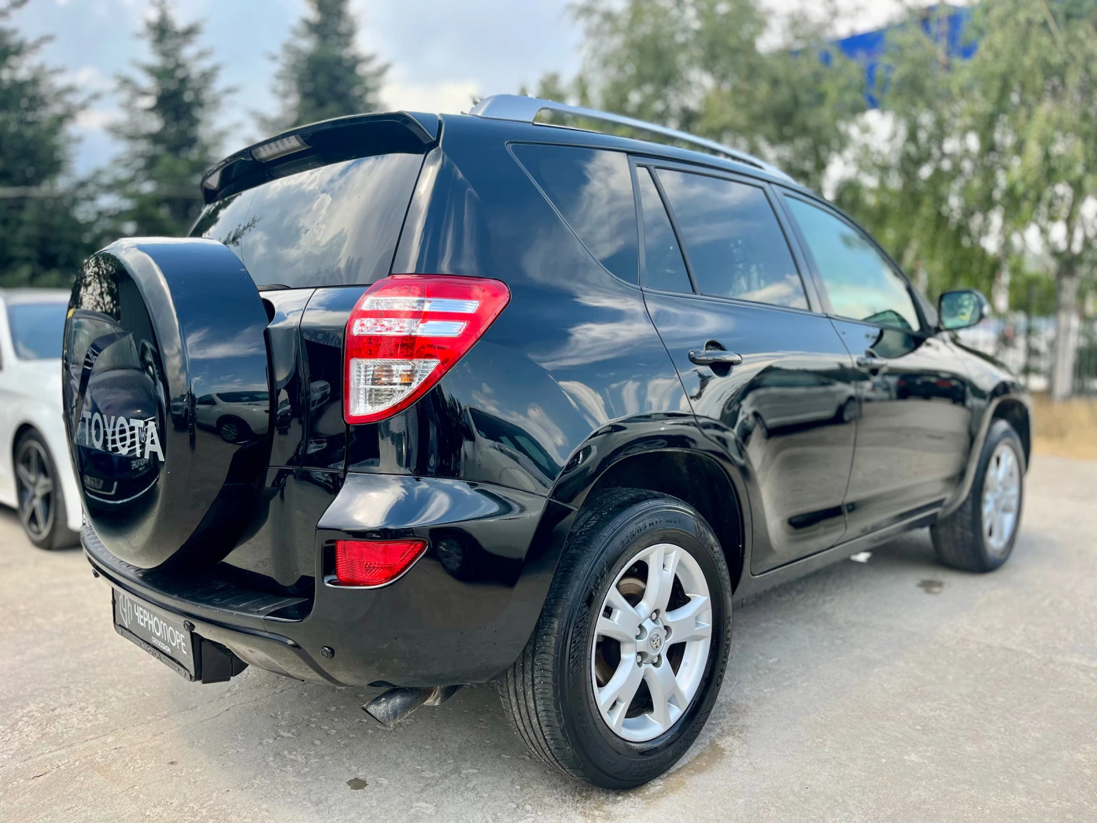 Toyota Rav4 2.2 D-4D 150kc 4x4 Luxury Line - изображение 6