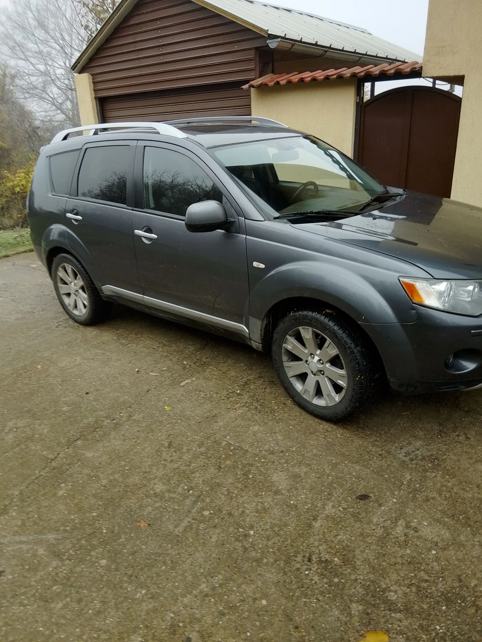 Mitsubishi Outlander, снимка 2 - Автомобили и джипове - 54001044