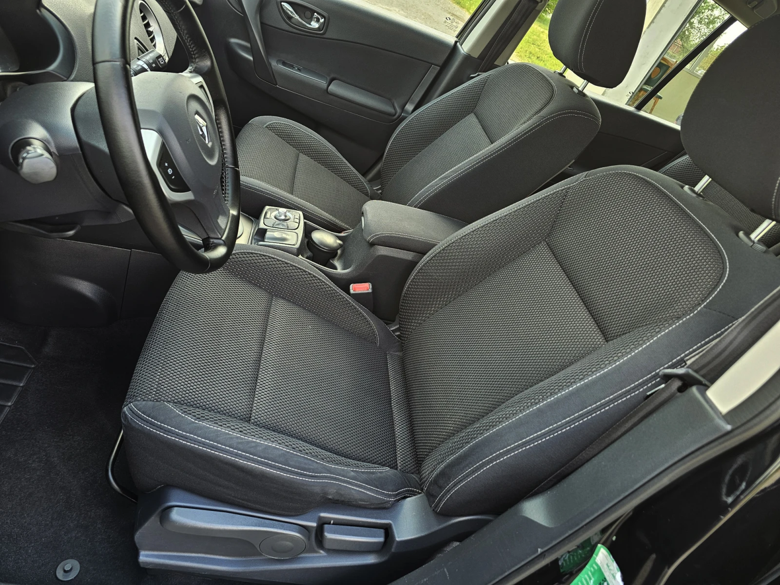 Renault Koleos 2.0 4x4 PROACTIVE LUXE, снимка 10 - Автомобили и джипове - 54509657