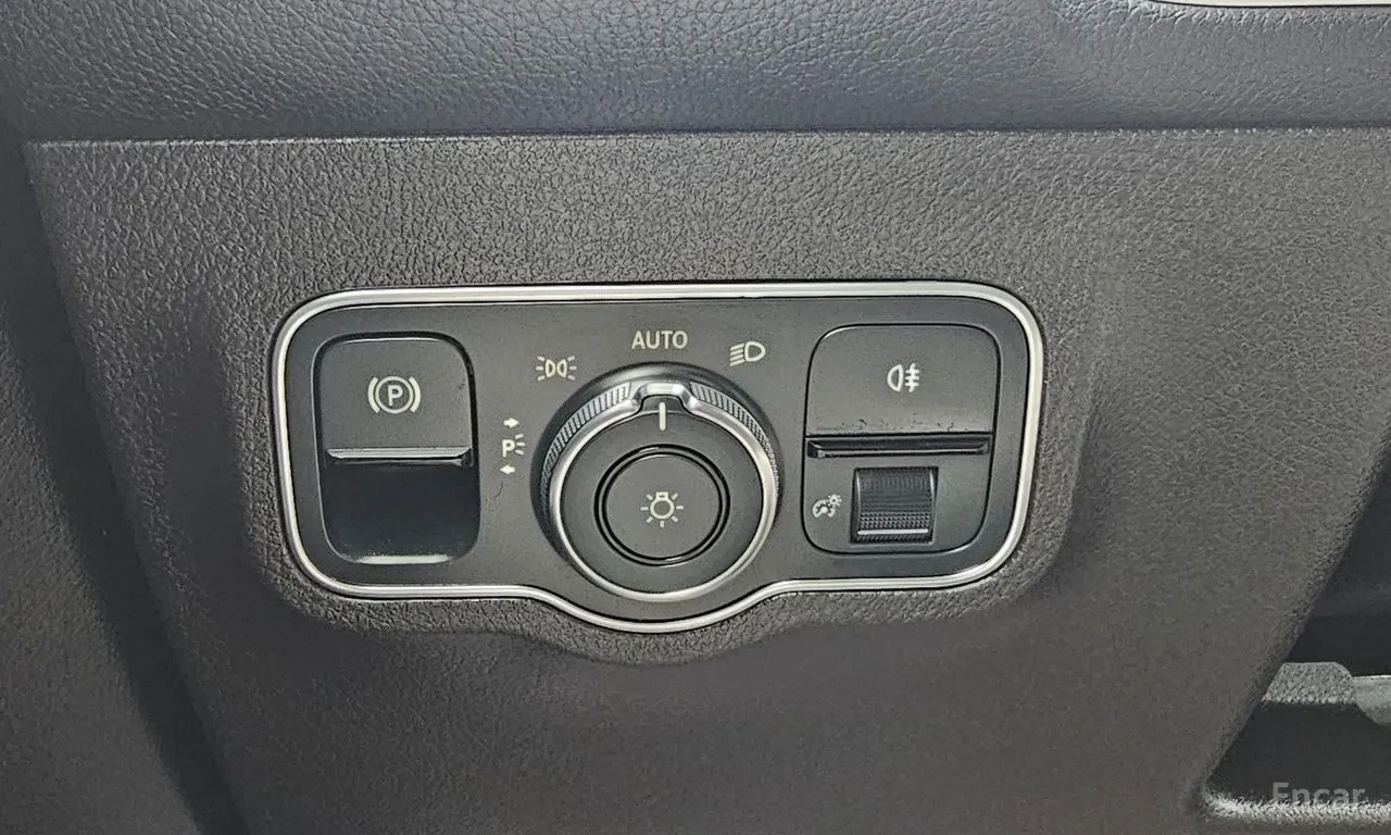Mercedes-Benz GLB 250 4MATIC / AMG / ЛИЗИНГ, снимка 14 - Автомобили и джипове - 54805274