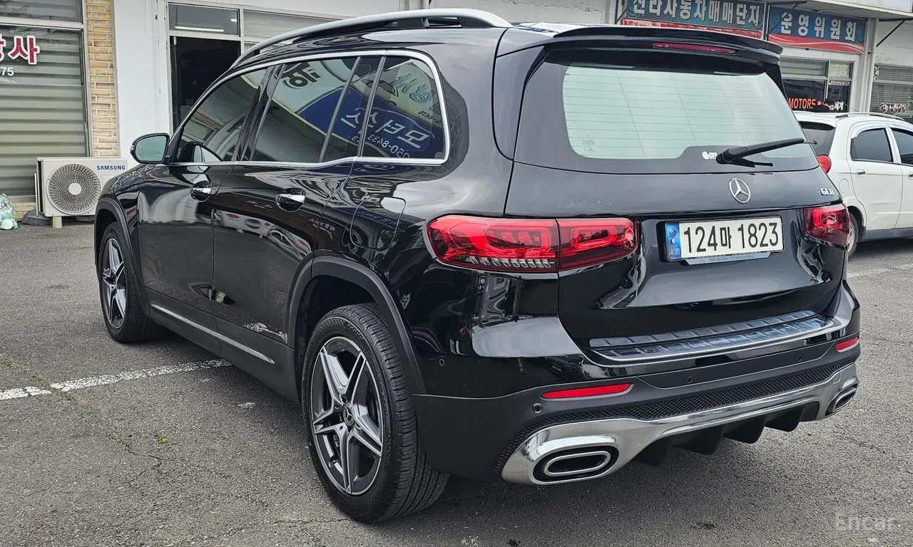 Mercedes-Benz GLB 250 4MATIC / AMG / ЛИЗИНГ, снимка 3 - Автомобили и джипове - 54805274