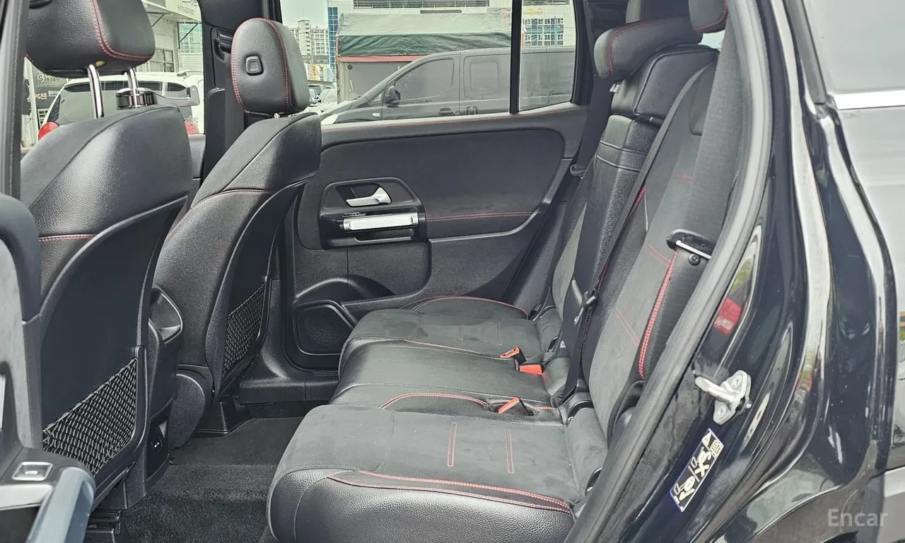 Mercedes-Benz GLB 250 4MATIC / AMG / ЛИЗИНГ, снимка 6 - Автомобили и джипове - 54805274