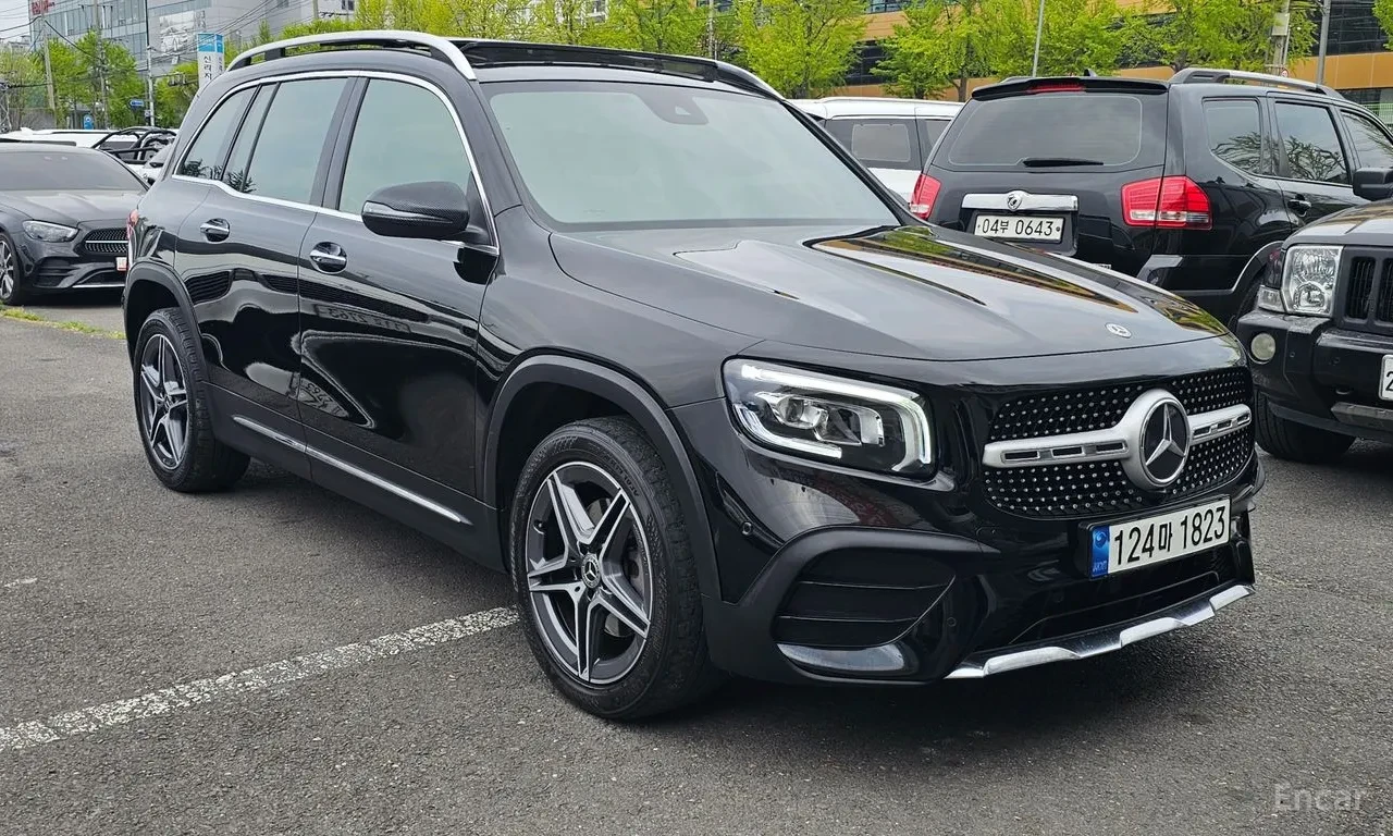 Mercedes-Benz GLB 250 4MATIC / AMG / ЛИЗИНГ, снимка 2 - Автомобили и джипове - 54805274