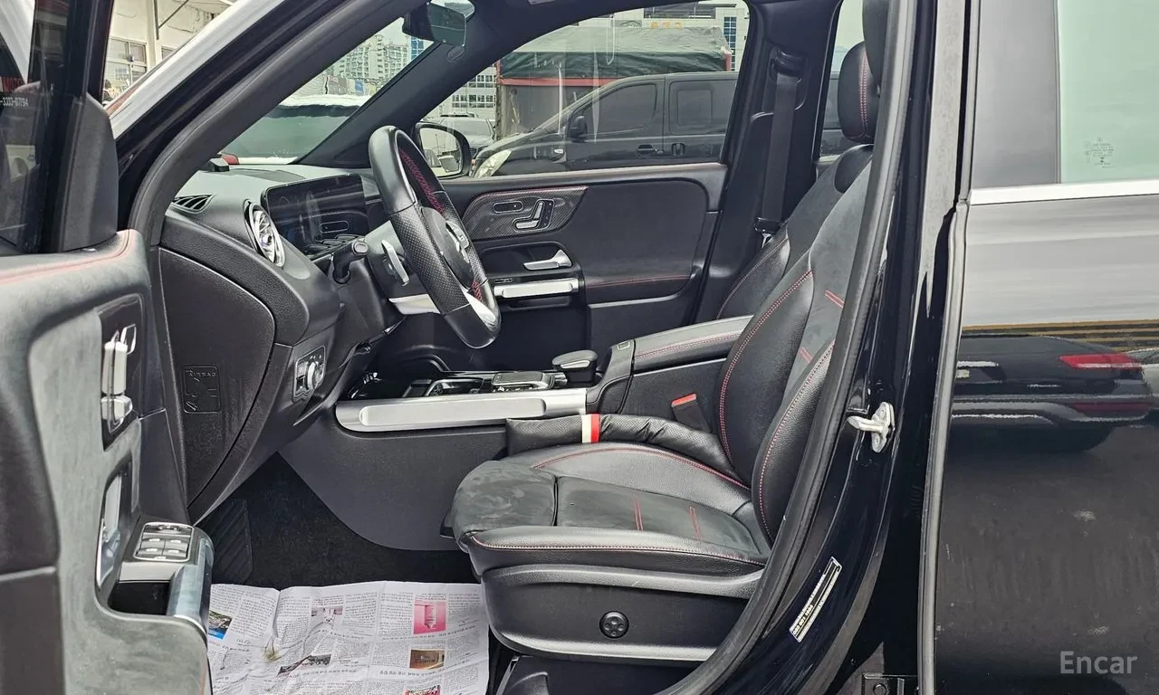 Mercedes-Benz GLB 250 4MATIC / AMG / ЛИЗИНГ, снимка 5 - Автомобили и джипове - 54805274