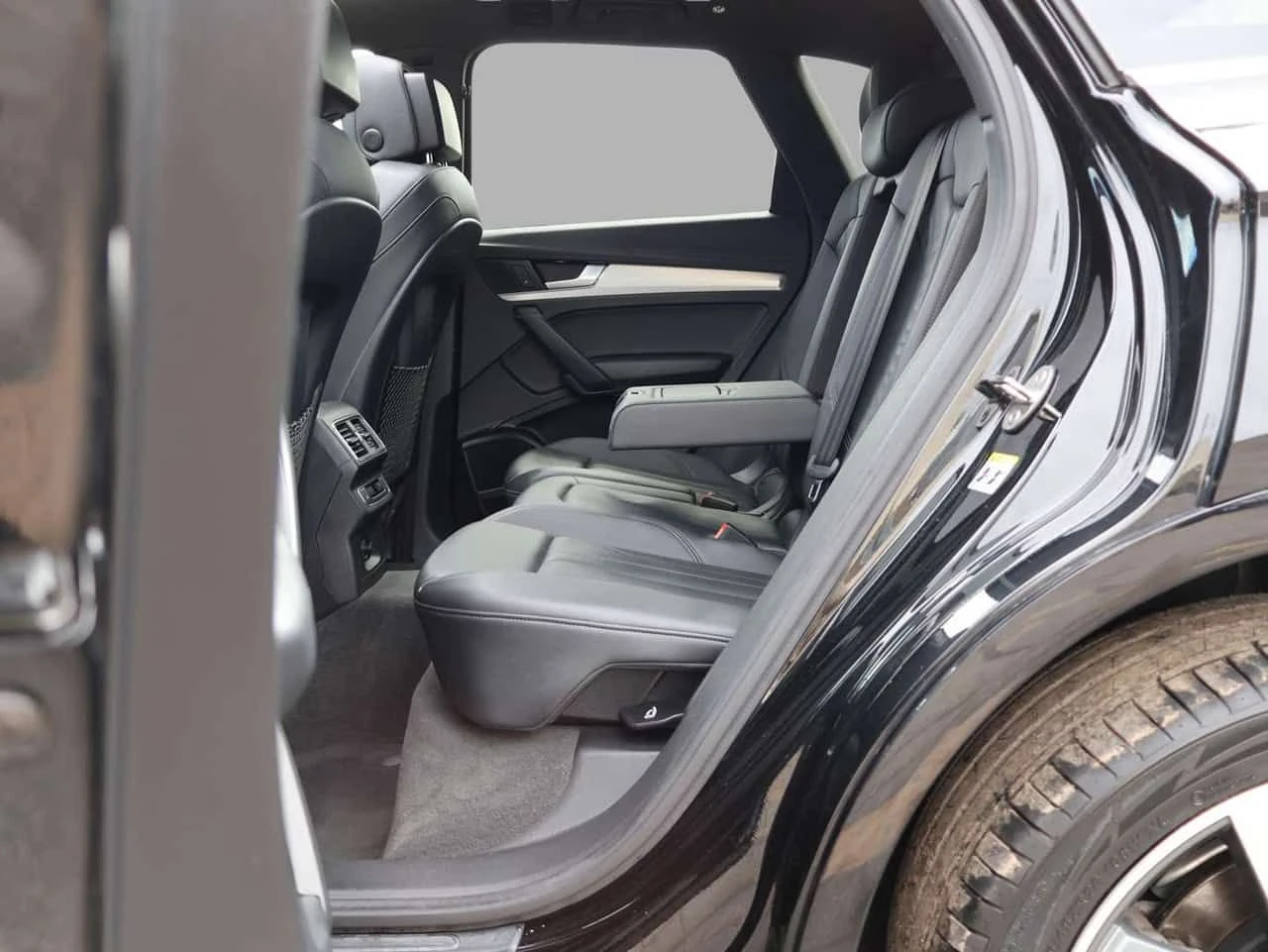 Audi Q5 S LINE AWD/360 КАМ/БЕЗ УДАРИ/ПАНО/ПОДГРЕВ/, снимка 14 - Автомобили и джипове - 55008521
