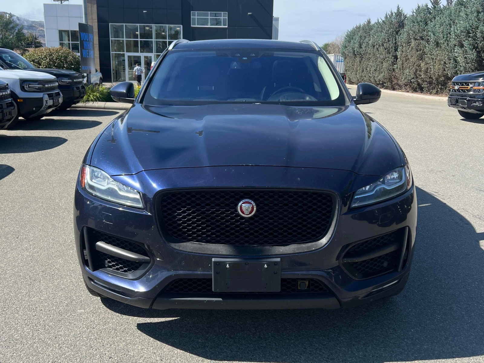 Jaguar F-PACE * R Sport * CARFAX * БЕЗ ПЪРВОНАЧАЛНА ВНОСКА, снимка 6 - Автомобили и джипове - 55897304