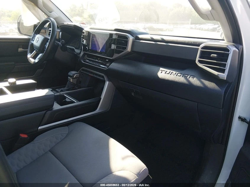 Toyota Tundra SR5 AWD* DISTRONIC* CAMERA* , снимка 5 - Автомобили и джипове - 56656676
