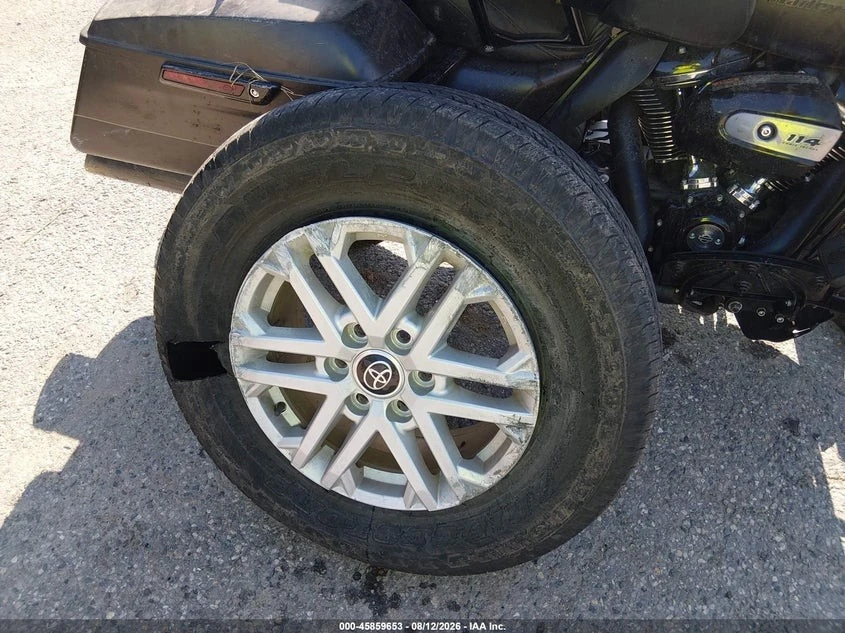 Toyota Tundra SR5 AWD* DISTRONIC* CAMERA* , снимка 14 - Автомобили и джипове - 56656676