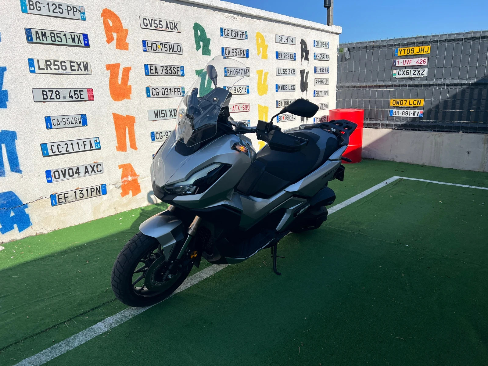 Honda X-ADV 350 Оригинално състояние, снимка 3 - Мотоциклети и мототехника - 53776119