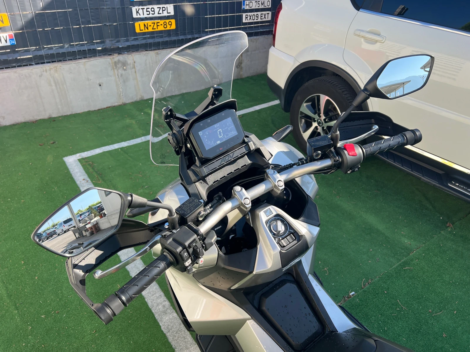 Honda X-ADV 350 Оригинално състояние, снимка 7 - Мотоциклети и мототехника - 53776119