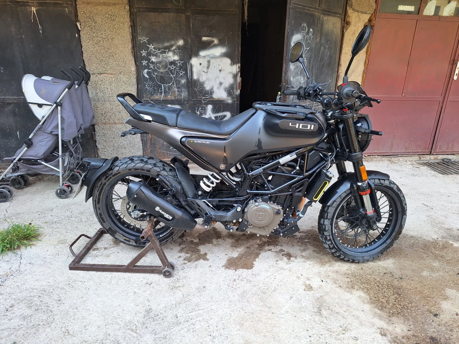 Husqvarna Svartpilen 401