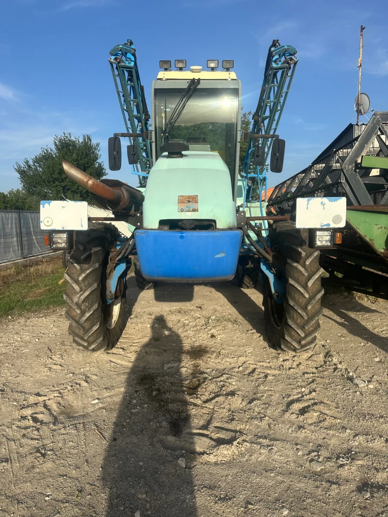 Самоходна пръскачка Berthoud Boxer 3000, снимка 6 - Селскостопанска техника - 52700404