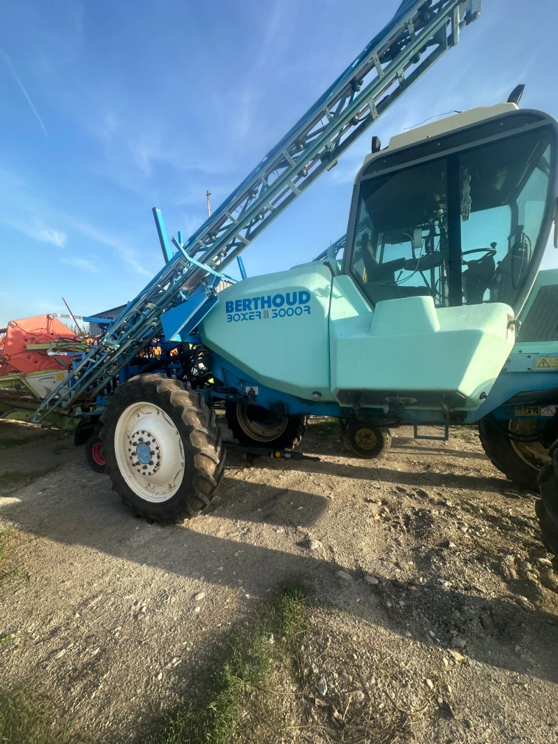 Самоходна пръскачка Berthoud Boxer 3000, снимка 2 - Селскостопанска техника - 52700404