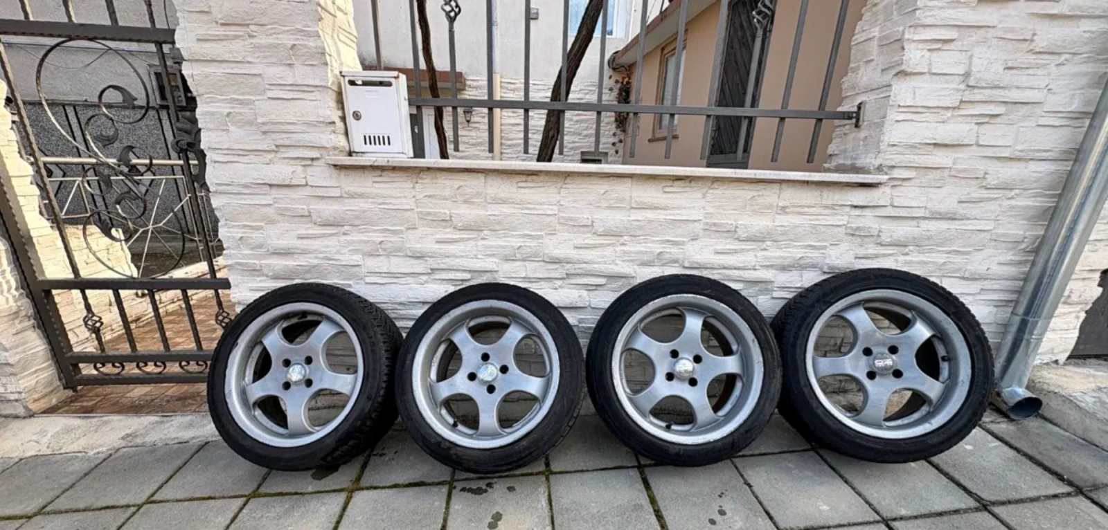 Гуми с джанти Goodyear 215/45R16