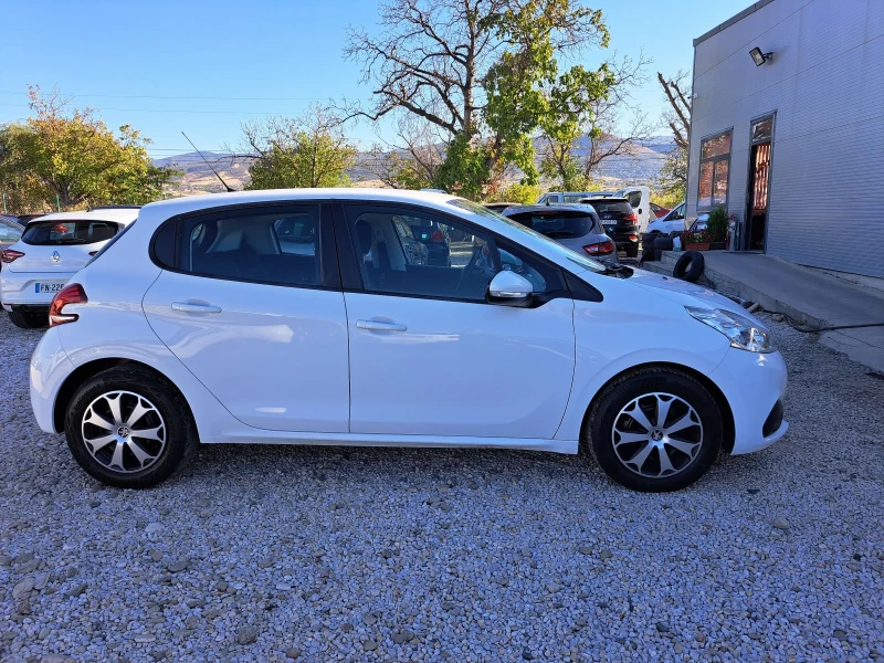 Peugeot 208 1.6 HDI, снимка 7 - Автомобили и джипове - 47075019