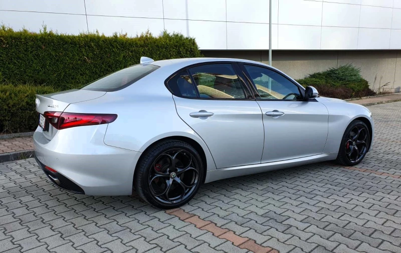 Alfa Romeo Giulia 2.0i Super 201hp., снимка 5 - Автомобили и джипове - 47736697