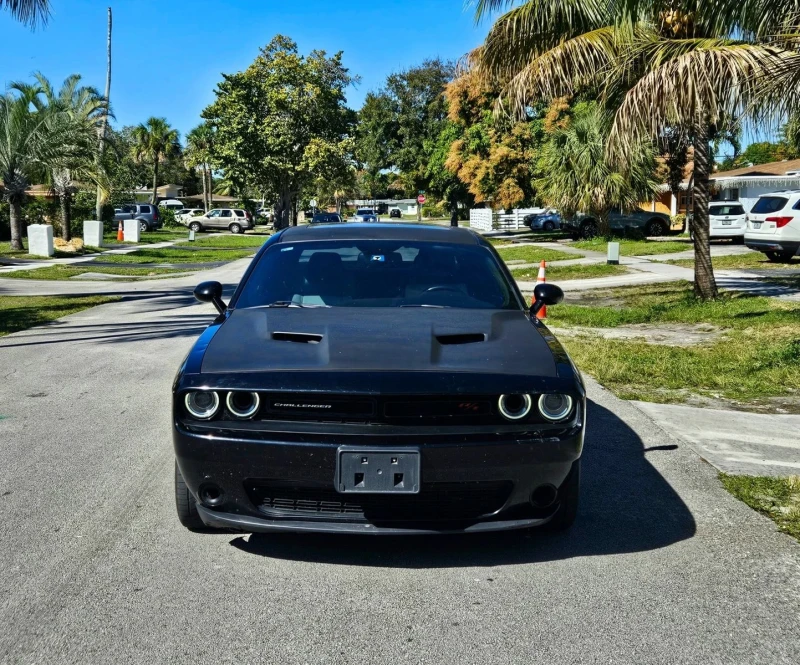 Dodge Challenger, снимка 2 - Автомобили и джипове - 48724814