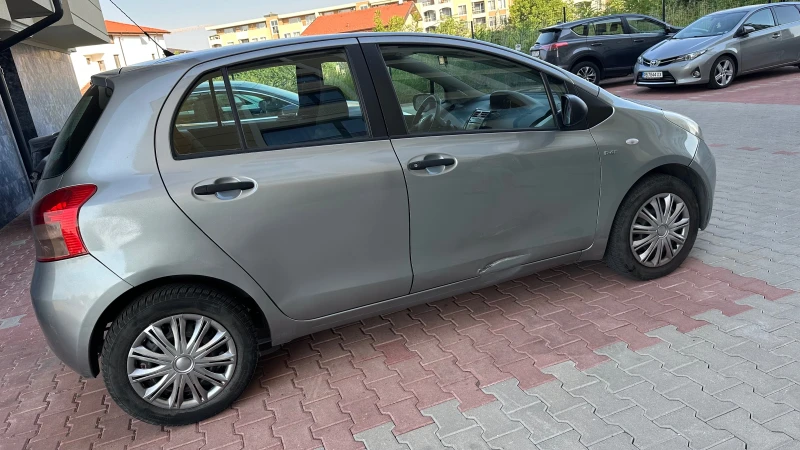 Toyota Yaris, снимка 8 - Автомобили и джипове - 52613738