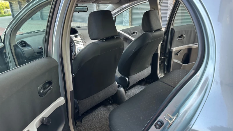Toyota Yaris, снимка 5 - Автомобили и джипове - 52613738