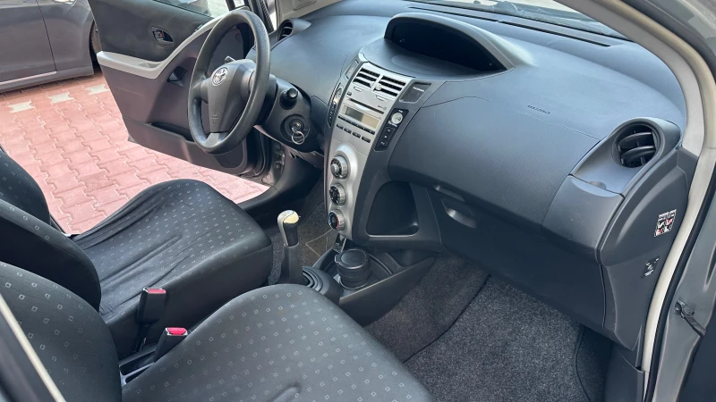 Toyota Yaris, снимка 6 - Автомобили и джипове - 52613738