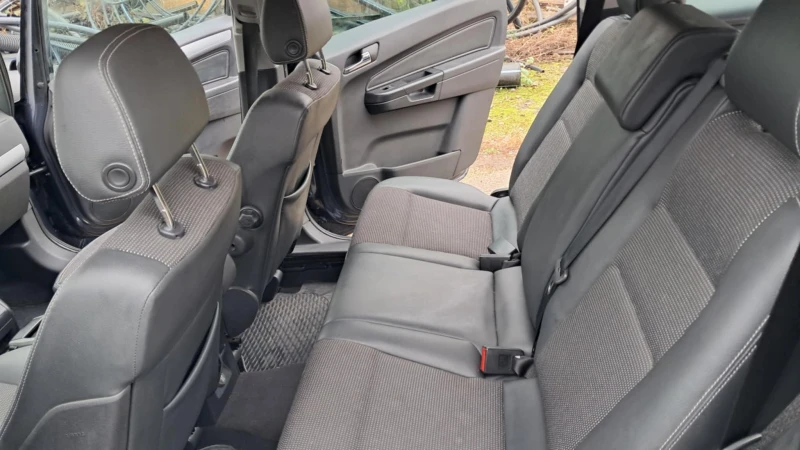 Opel Zafira, снимка 3 - Автомобили и джипове - 52910096