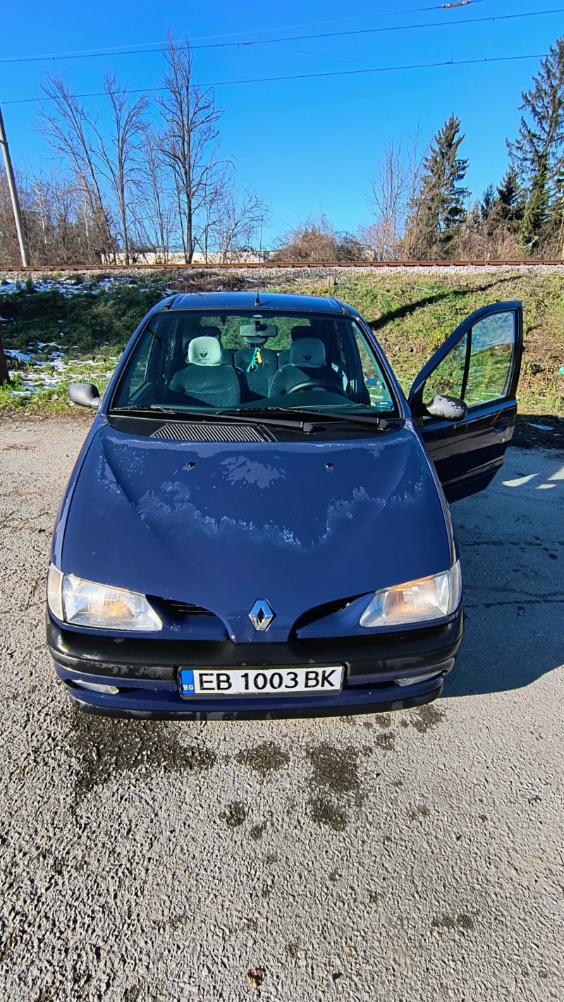 Renault Scenic 1.6, снимка 12 - Автомобили и джипове - 53024960