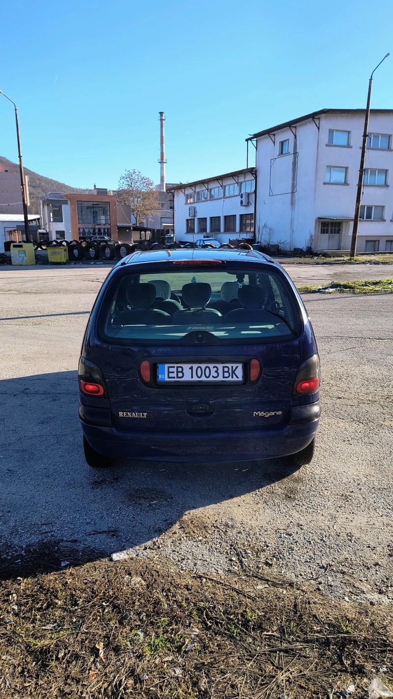 Renault Scenic 1.6, снимка 3 - Автомобили и джипове - 53024960