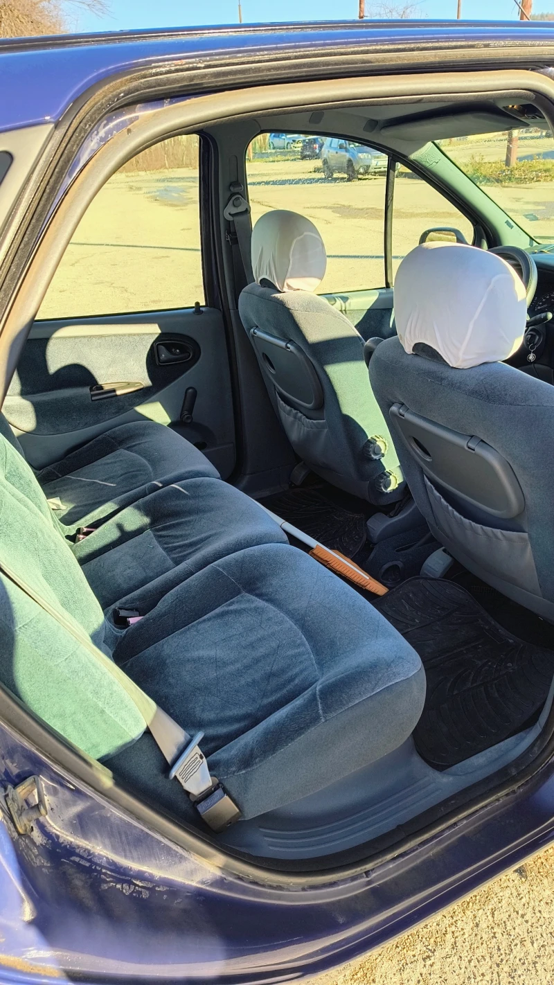 Renault Scenic 1.6, снимка 6 - Автомобили и джипове - 53024960