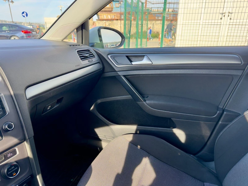 VW Golf 1.6TDi/Comfirtline BlueMotion от VW, снимка 11 - Автомобили и джипове - 53508762
