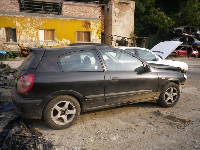 Nissan Almera 1.8i 16V , снимка 1 - Автомобили и джипове - 43182352