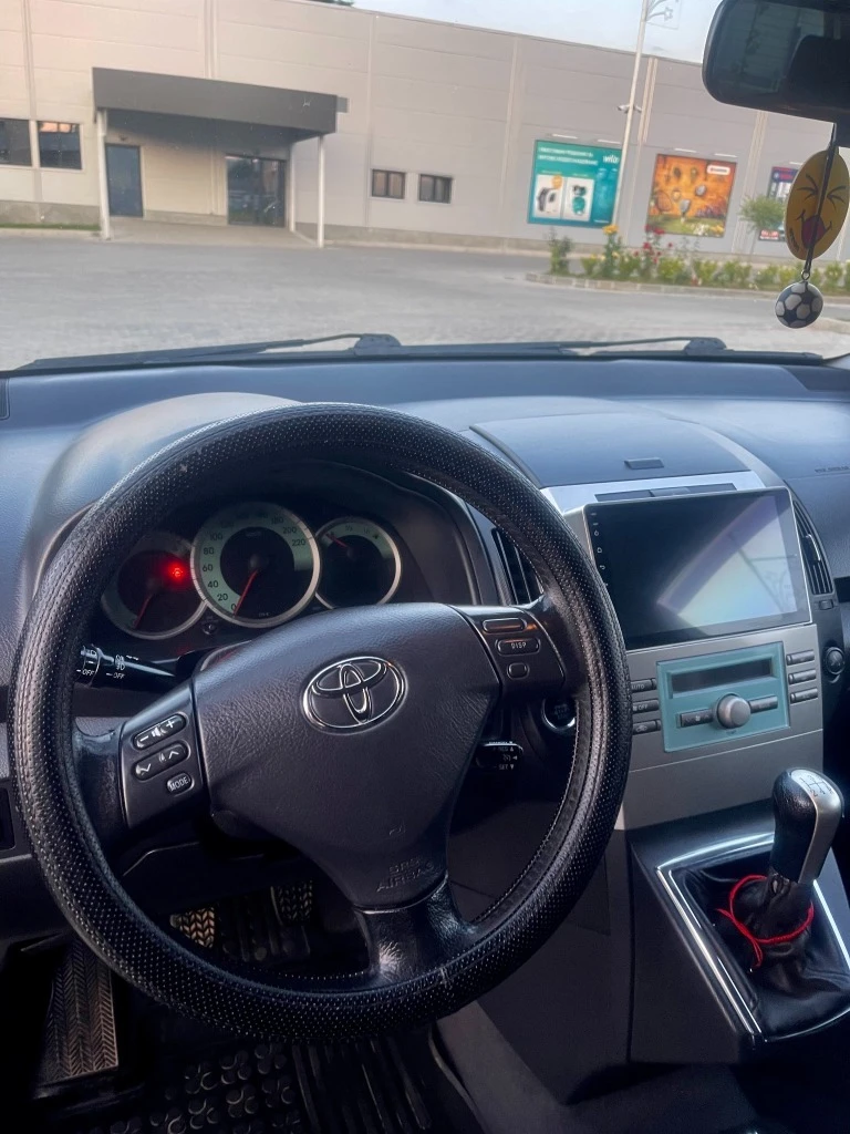 Toyota Corolla verso  - изображение 9