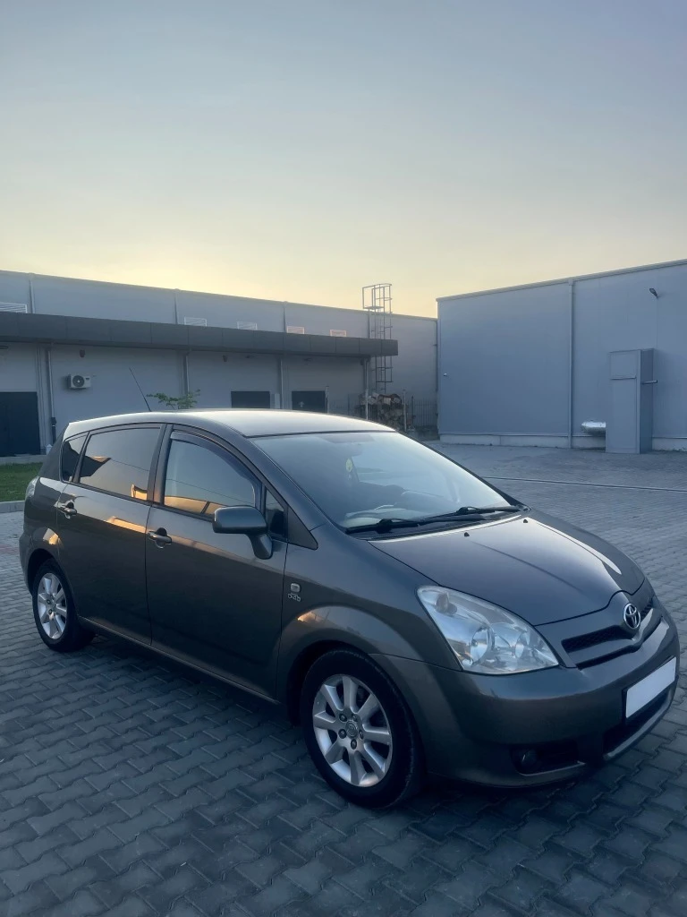Toyota Corolla verso  - изображение 2