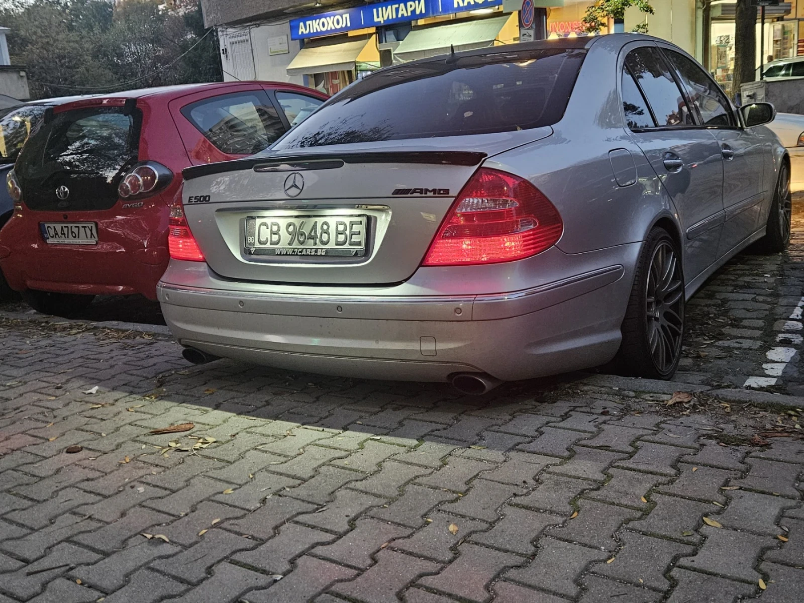 Mercedes-Benz E 500 306 к.с. V8 AMG PACK с чисто нова ГАЗ - изображение 9