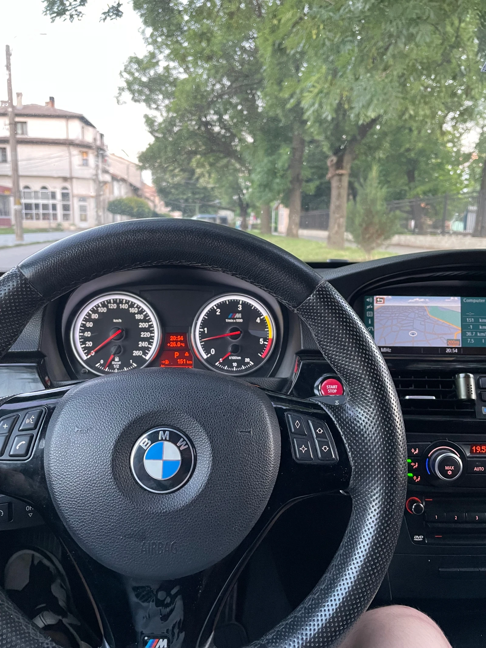 BMW 330  - изображение 5